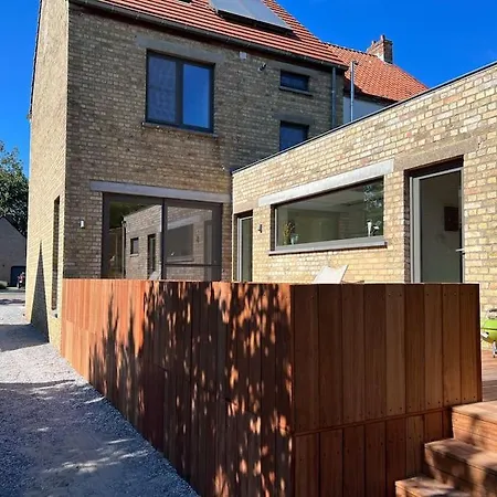 Gezellig Huis Met Open Haard En Fenomenale Tuin Koksijde